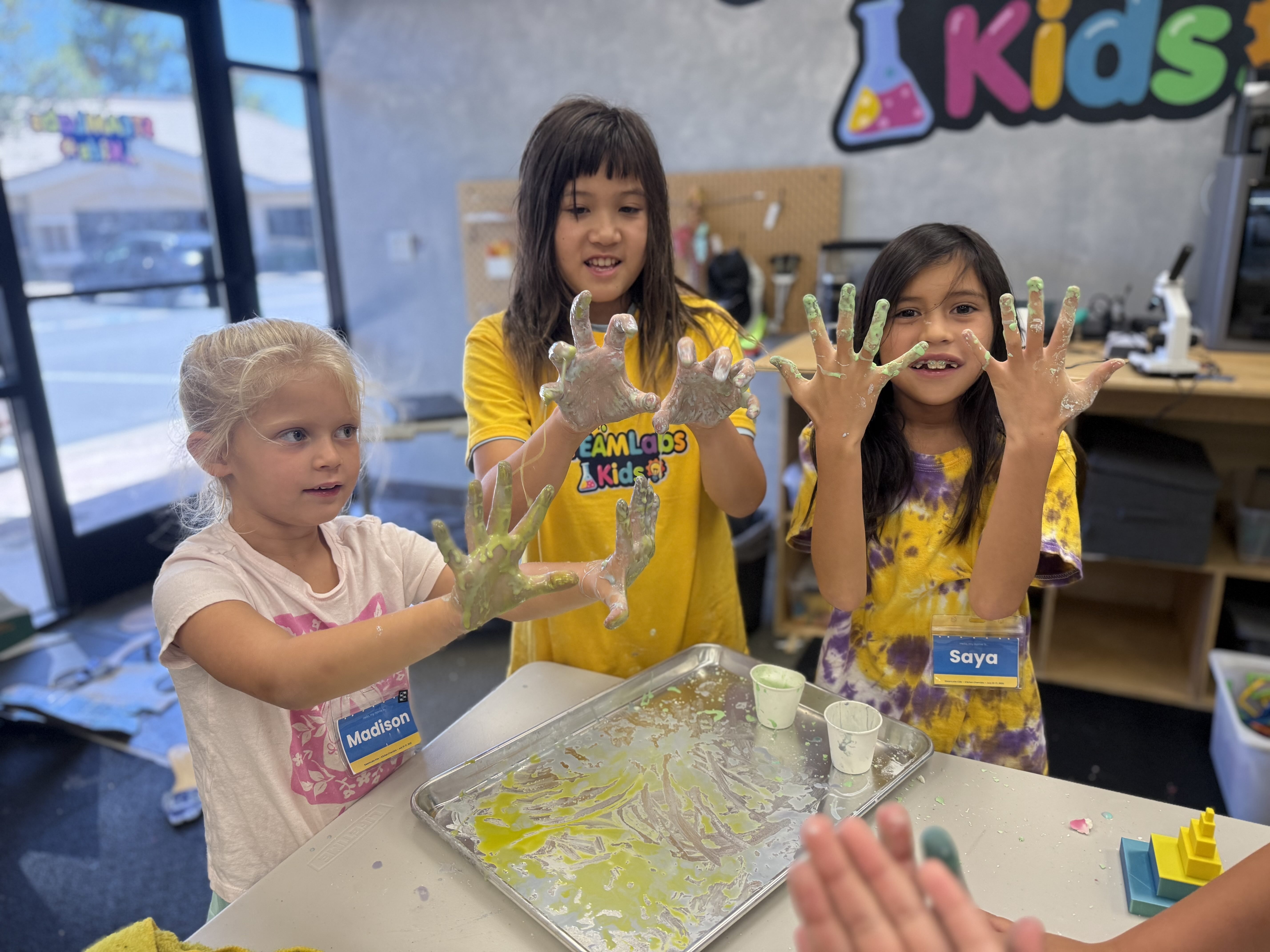 Kids building hands-on STEAM projects at STEAMLabs El Dorado Hills